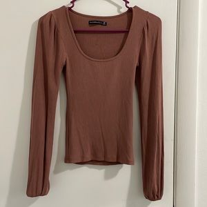 Puff sleeve scoop neck top